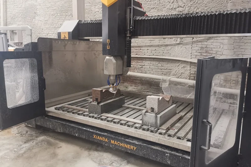 Hoogwaardige steengraveermachine debuteert en ontketent artistiek potentieel in steenverwerking